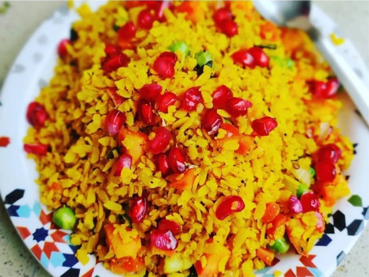 Poha Recipe कम तेल में ऐसे बनाएं नाश्‍ते के लिये टेस्‍टी पोहा, ये रही