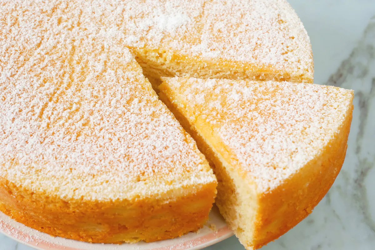The most delicate yogurt cake in the world. When you try it, you'll be