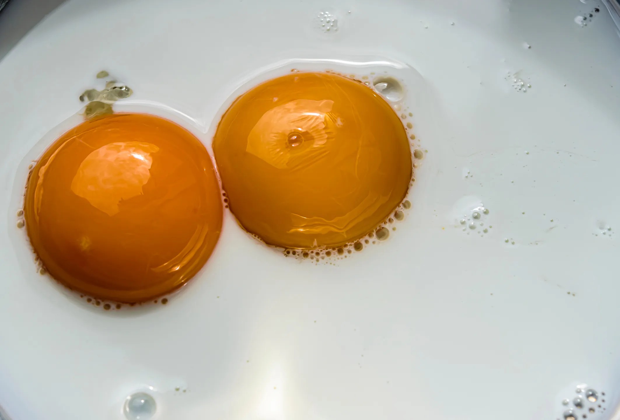 Can your eggs' yolk color determine your health? What experts say about