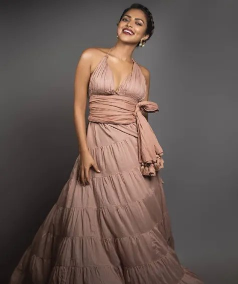 Nude colour style tips| How to style outfits in nude shade without