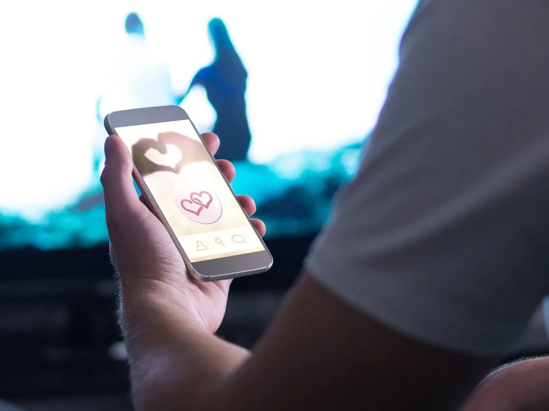 Going for first virtual date? Here are some tips you must keep in mind