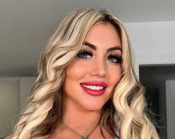 Carla Boom – Facial, Pics, Bio, Age, Height, Wiki, Net Worth, Feet