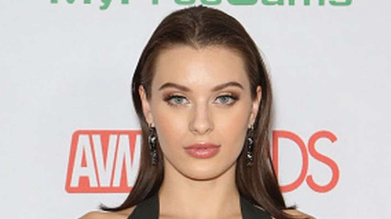 Who Is The Father Of Lana Rhoades Kid After His Meme Goes Viral On