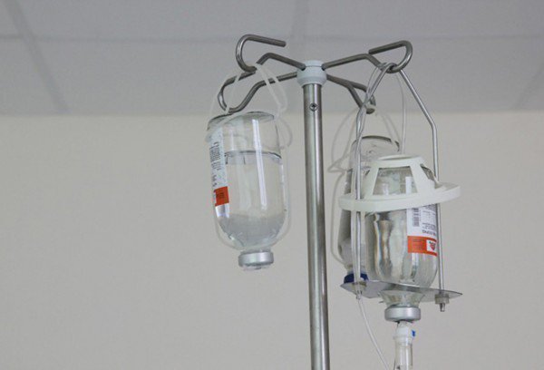 как помочь выйти из запоя близкому человеку или официальному лицу