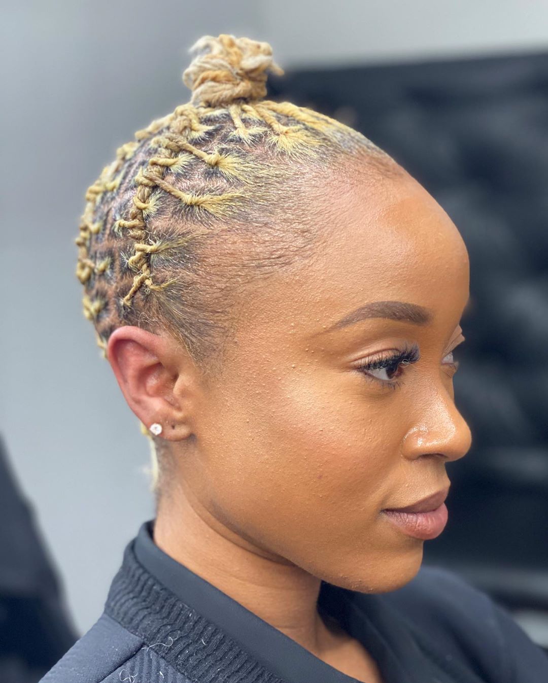Add a fun and flirty vibe to your hair by working your dreads into curls. Short Hair Dreadlocks Styles For Ladies 2020 Novocom Top