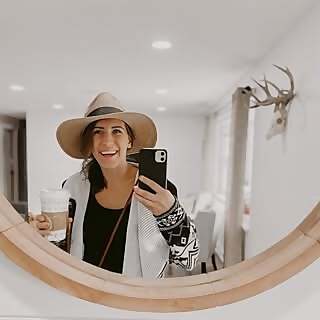 Top 40 Minimalist Influencers In 2025
