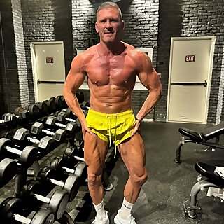 Top 30 Swinger Influencers in 2025