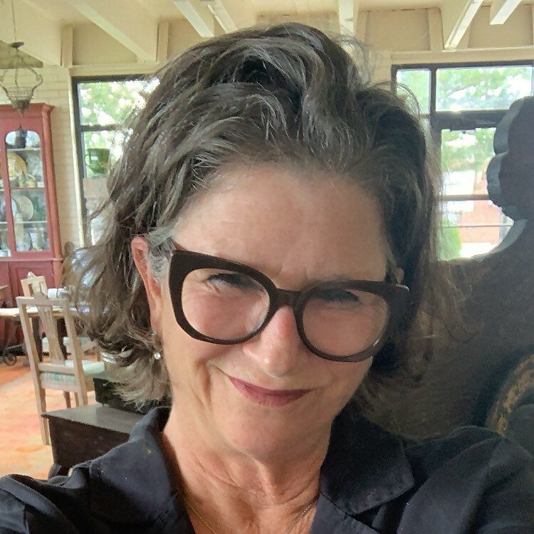 Top 40 Antique Influencers in 2024