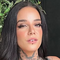 Top 100 Canadian OnlyFans Influencers in 2025 (Canadian OnlyFans Models)