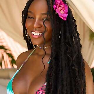 Top 100 Black OnlyFans Models in 2025 (Ebony OnlyFans)