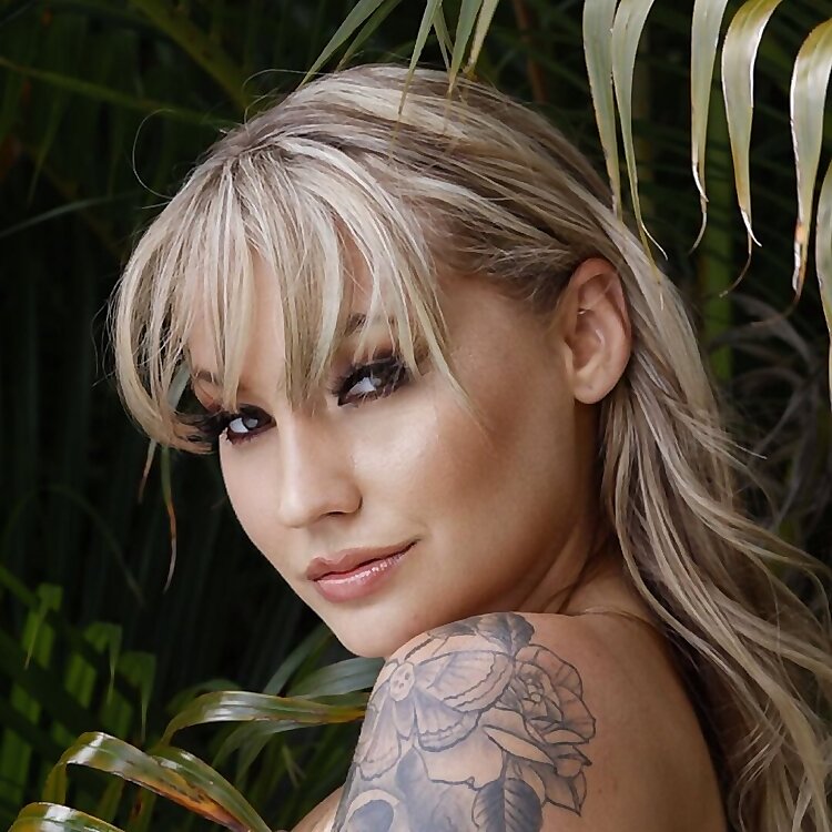 Top 80 Lingerie Influencers in 2025