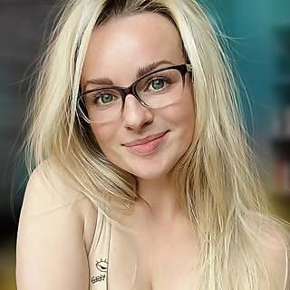 Top 100 Blonde Onlyfans Influencers in 2025