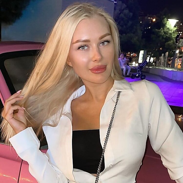 Top 100 Free OnlyFans Accounts in 2025 (Free OnlyFans Models)