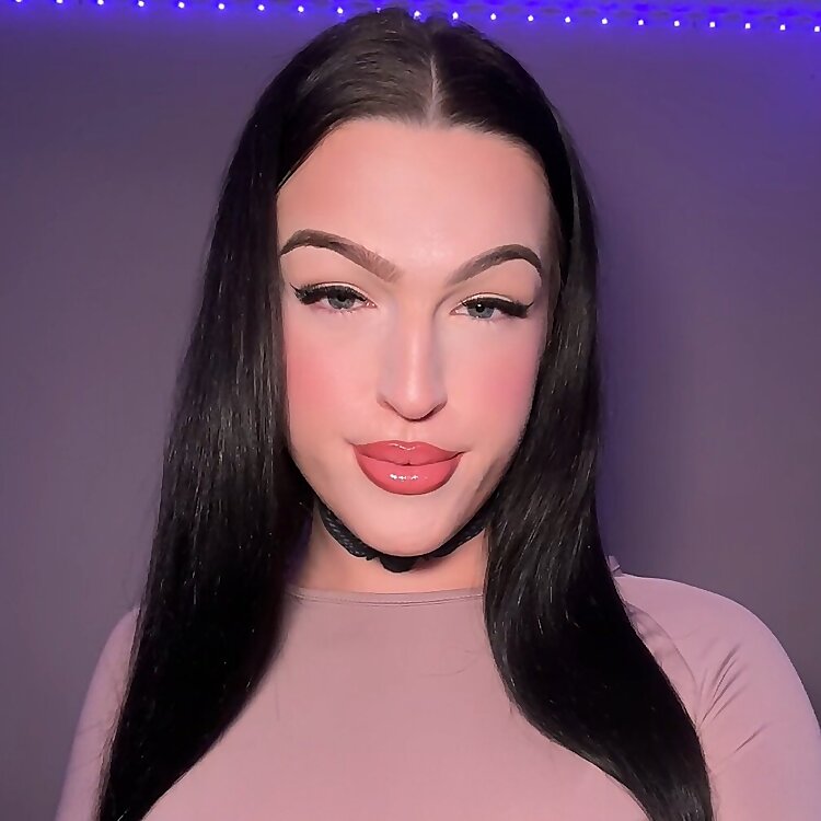 Top 25 Shemale OnlyFans Influencers in 2025
