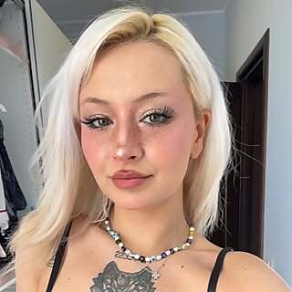 Top 60 Skinny OnlyFans Influencers in 2025