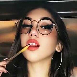 Top 20 College Girl OnlyFans Influencers in 2025