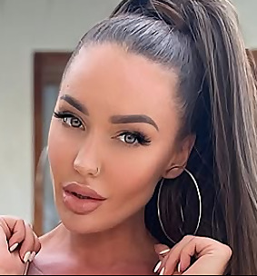 Top 45 Travel OnlyFans Influencers in 2025