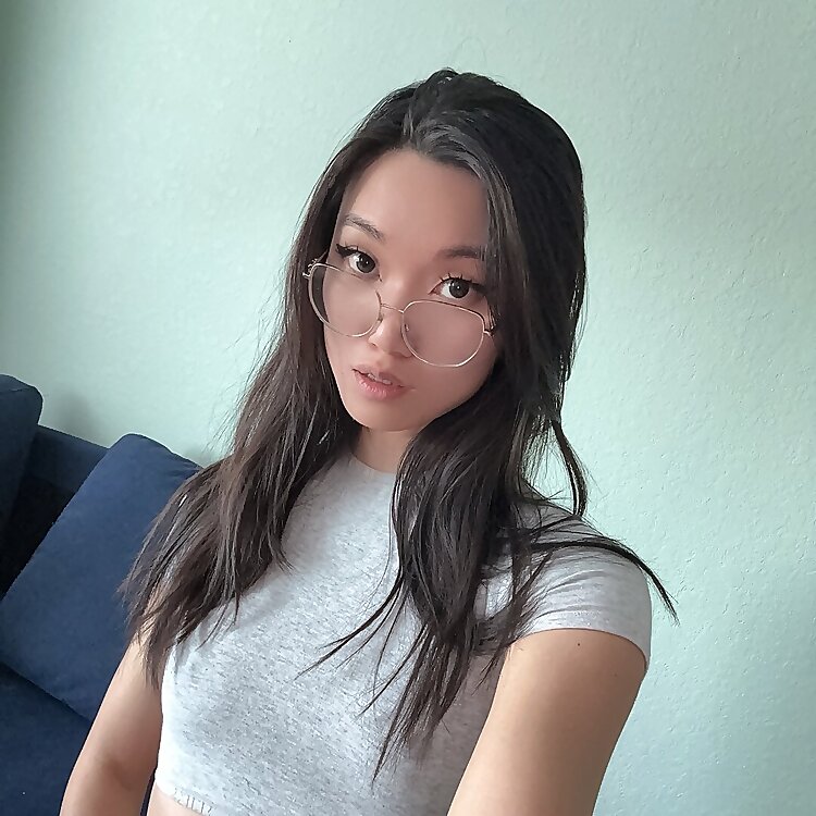 Top 35 Chinese OnlyFans Influencers in 2025