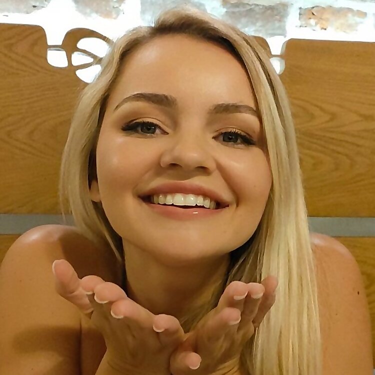 Top 100 Blonde Onlyfans Influencers in 2025