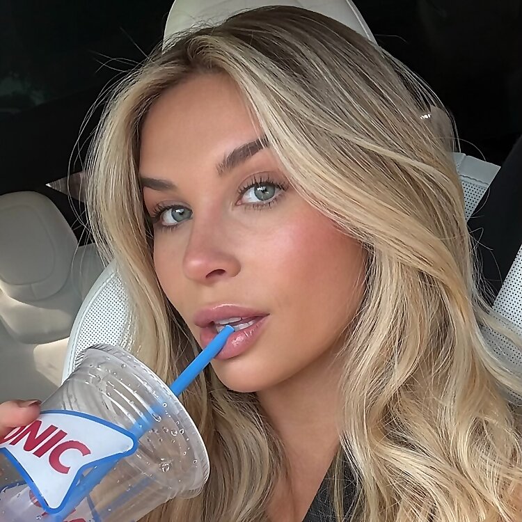 Top 100 Blonde Onlyfans Influencers in 2025