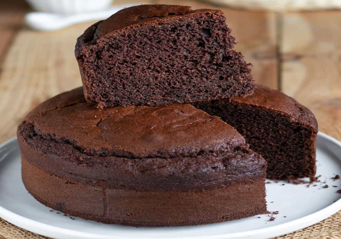 Jun 20, 2014 · dans le cas où l'on doit faire du glaçage au café et au chocolat, il faut toujours commencer par l'arôme café. GÂTEAU AU CHOCOLAT AU MASCARPONE : la recette facile ...