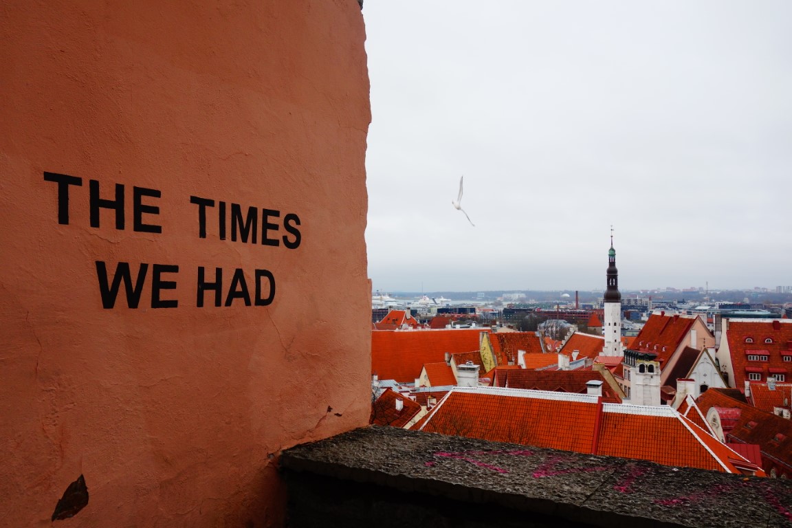 48u In Tallinn Streetart Spotten En Verdwalen In De Oude Stad Scratchingmymap
