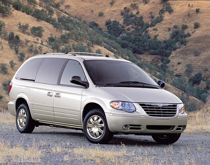 Chrysler Town and Country Owners Manual (2005)