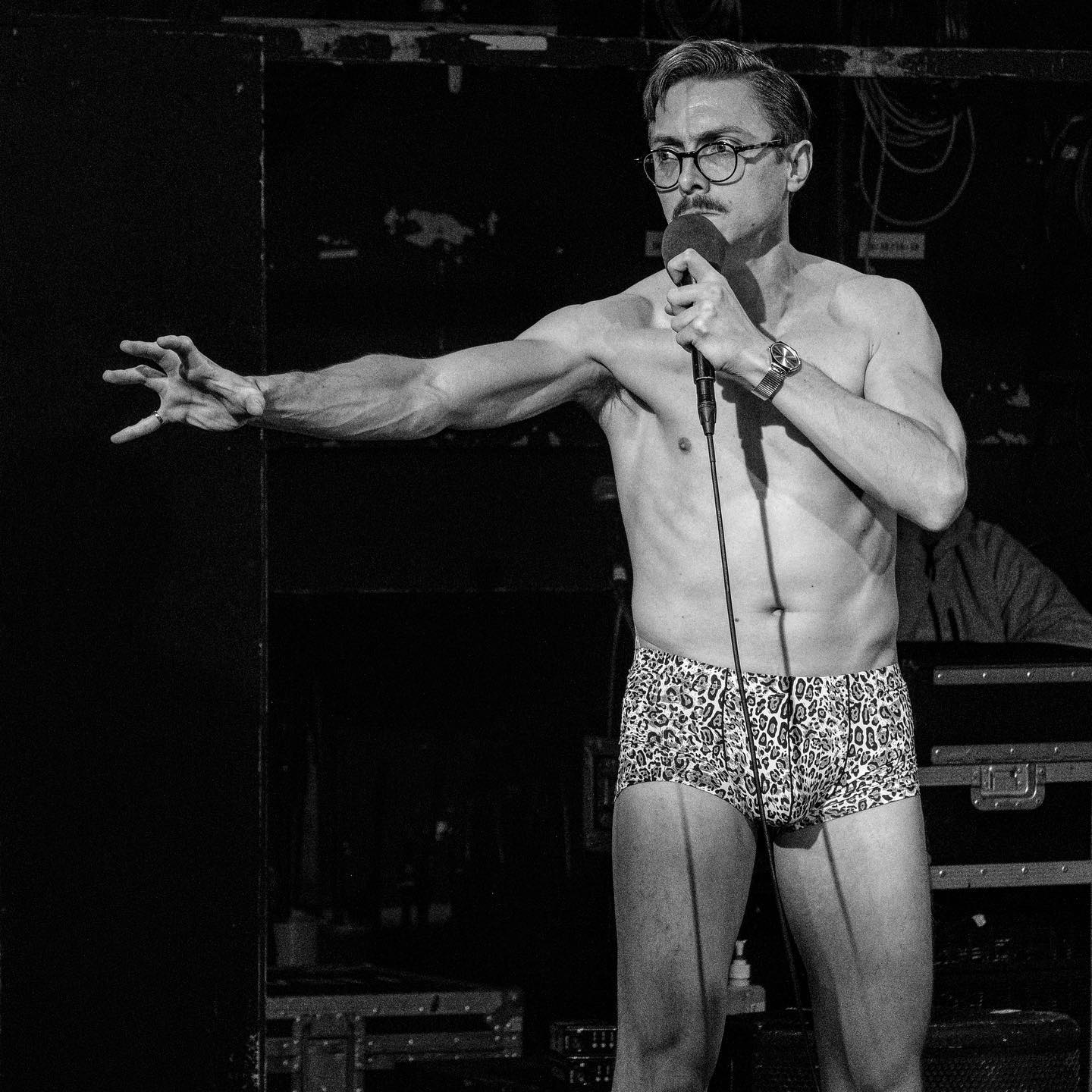 Marc Rebillet: La figura irreverente de internet que te hará bailar al ritmo de funk