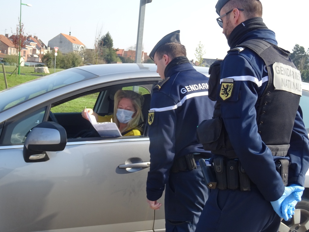 Controle Du Confinement Par Les Gendarmes Exces De Zele Et Arbitraire Vu Du Droit