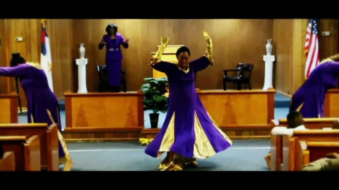 PRAISE DANCE "BREAK EVERY CHAIN" TASHA COBBS Royal Remnant YouTube