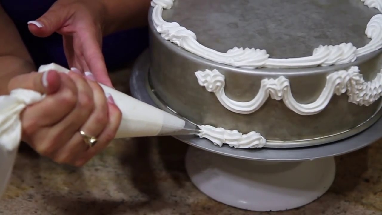 How to use a Star Tip With Butter Cream Cake Decorating YouTube