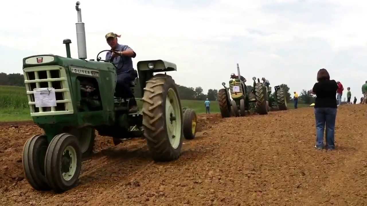 Lots of old tractors plowing in Pickneyville Illinois YouTube