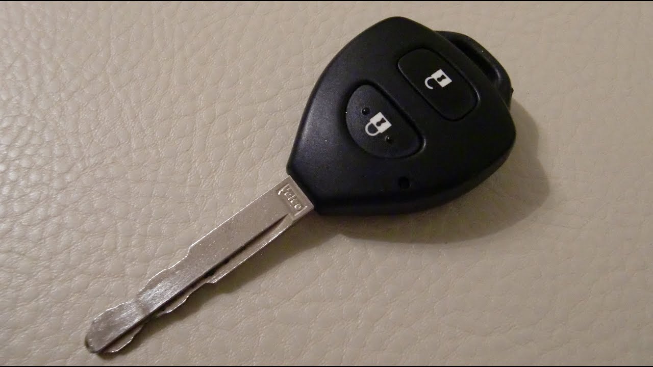 Toyota Auris Schlüssel Fernbedienung Batterie wechseln / replace