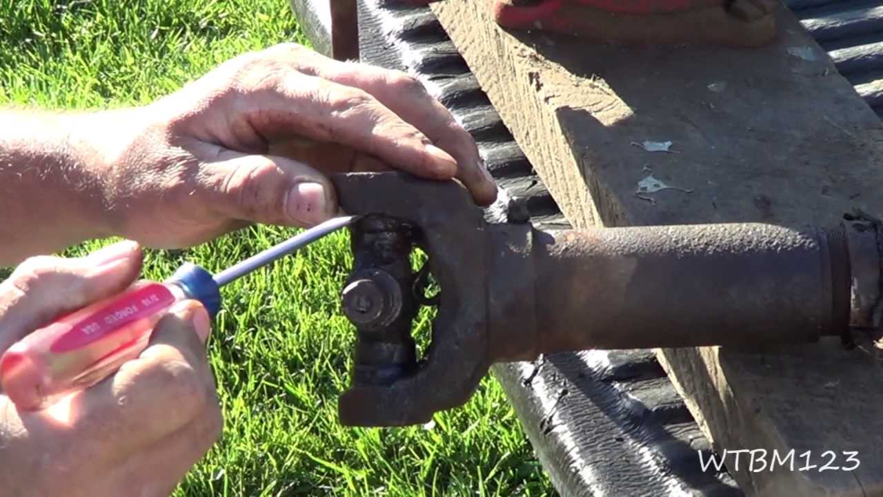 Changing a U Joint, or Universal Joint, in a Drive Shaft YouTube
