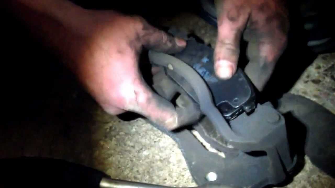Bremsen wechseln Hyundai i30cw nur Beläge replaceing brake pads