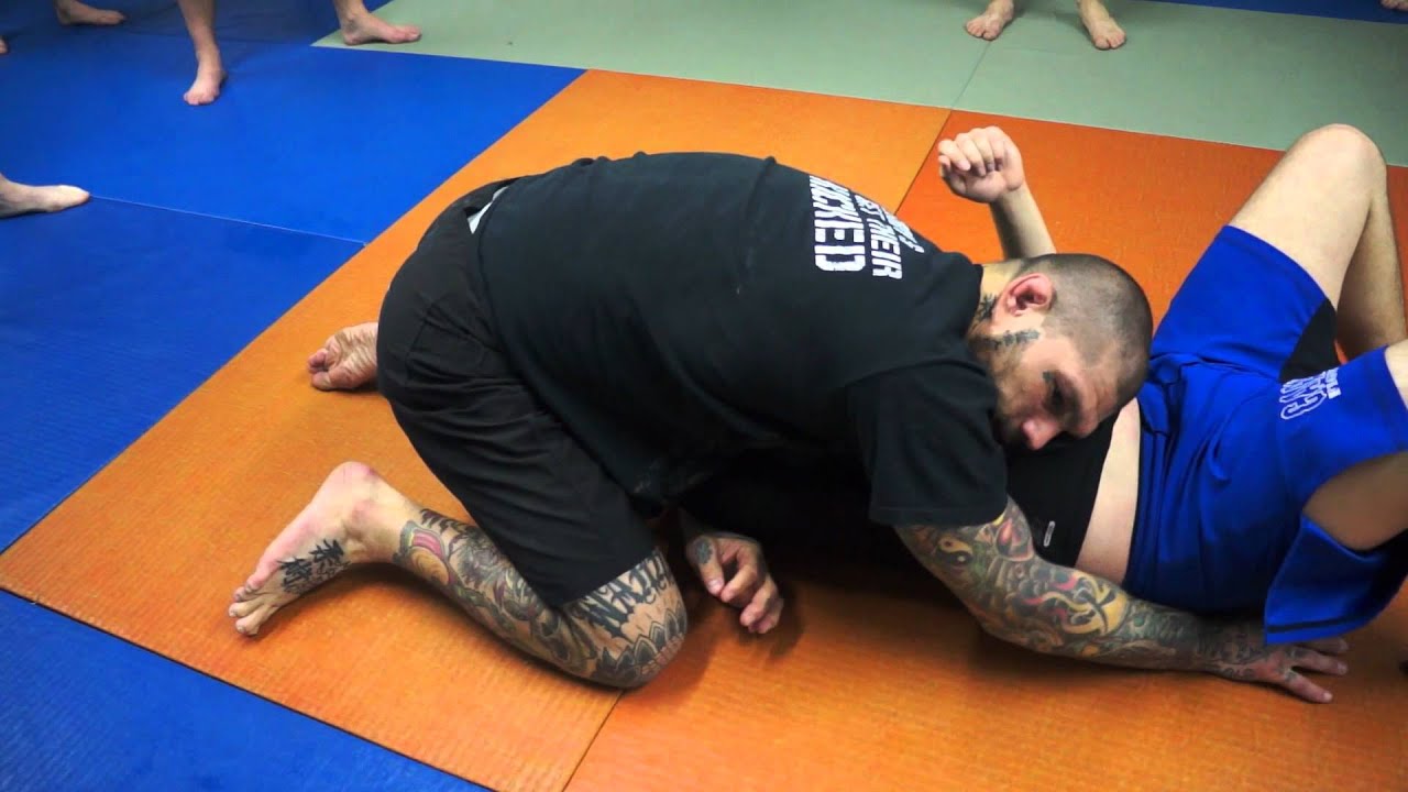 Daily BJJ Side Control to D'arce Choke YouTube
