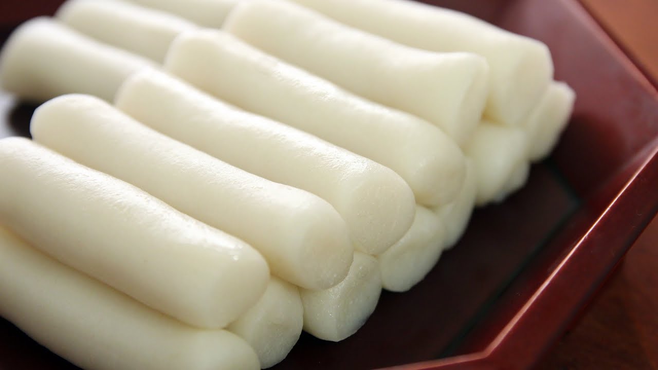 Garaeddeok (long cylinder shaped rice cake 가래떡) English Caption 영어자막
