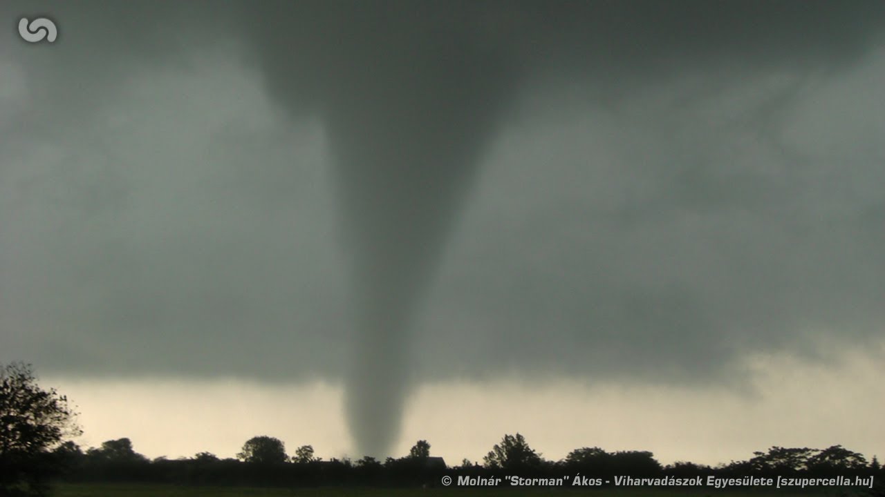 szupercella.hu storm chase F1 tornado near Gátér, Hungary (20th of