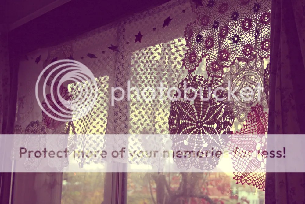 Make a beautiful doily curtain POLLY JEMIMA