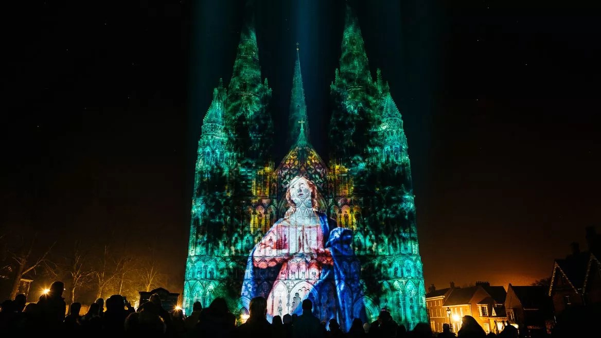 Christmas At Lichfield Cathedral 2024 Watch STUNNING Christmas illuminations at Lichfield Cathedral