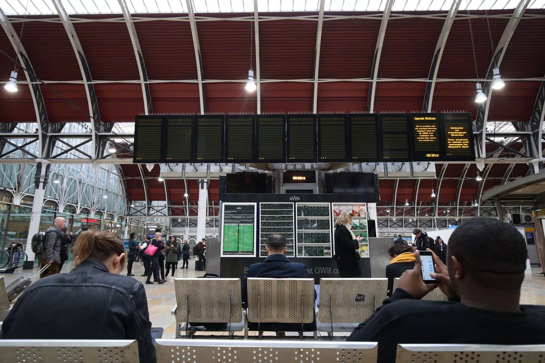London Paddington 'deserted' during Wednesday morning rush hour