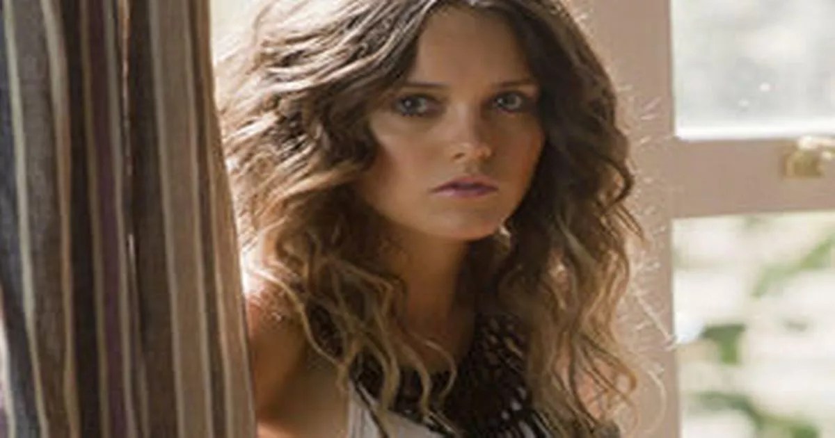 Home and Away Ruby Buckton set to take advantage of Walker marriage