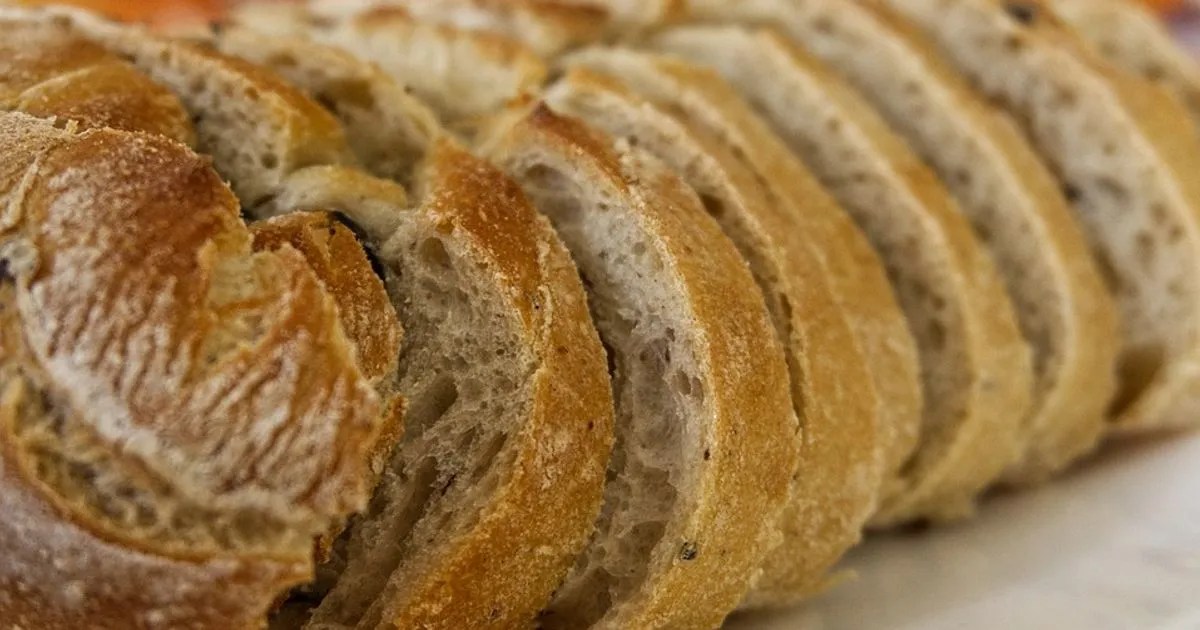 Row breaks out over what you call the end of a loaf of