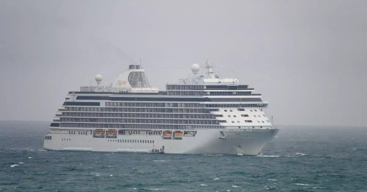 Bad weather causes cruise ship Seven Seas Explorer to