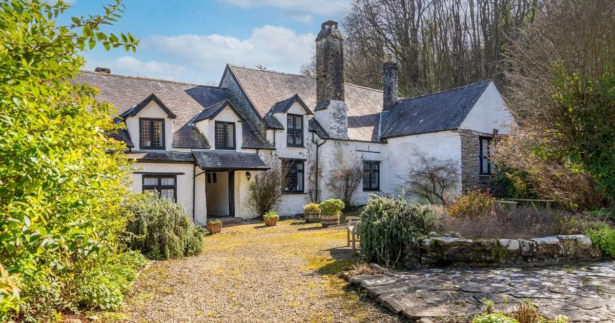 Famously haunted mansion for sale for £1.2M Devon Live