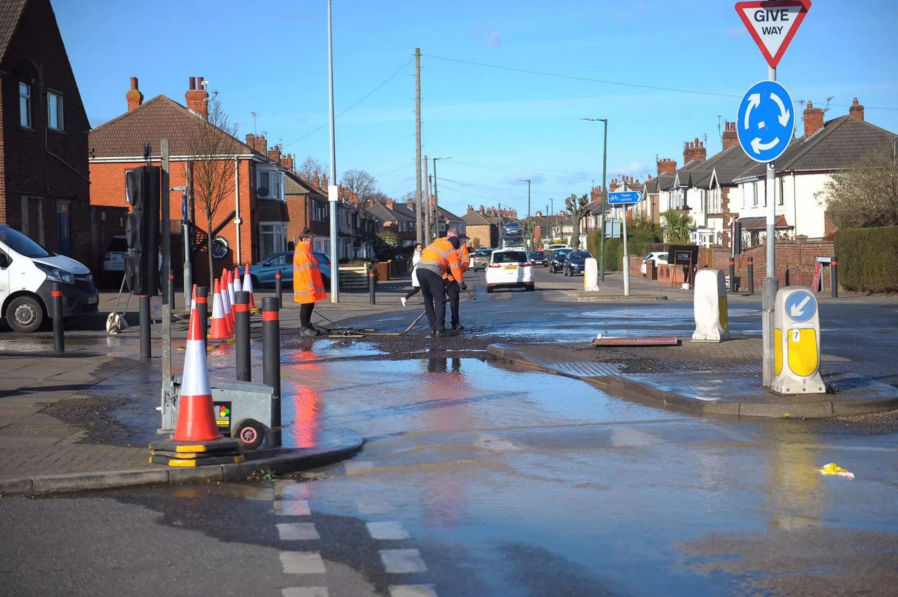 Burst main leaves pools of water across two Grimsby roads Grimsby Live