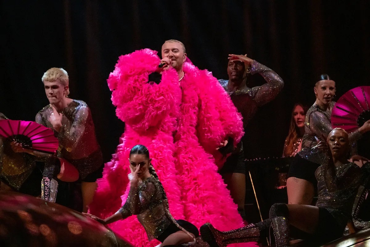 'Heartbroken' Sam Smith cancels gig midshow as singer spots something