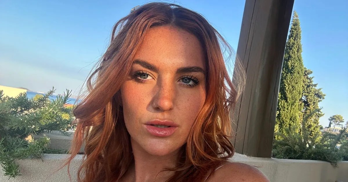 'I was born with two vaginas fan's bathwater request was the wildest