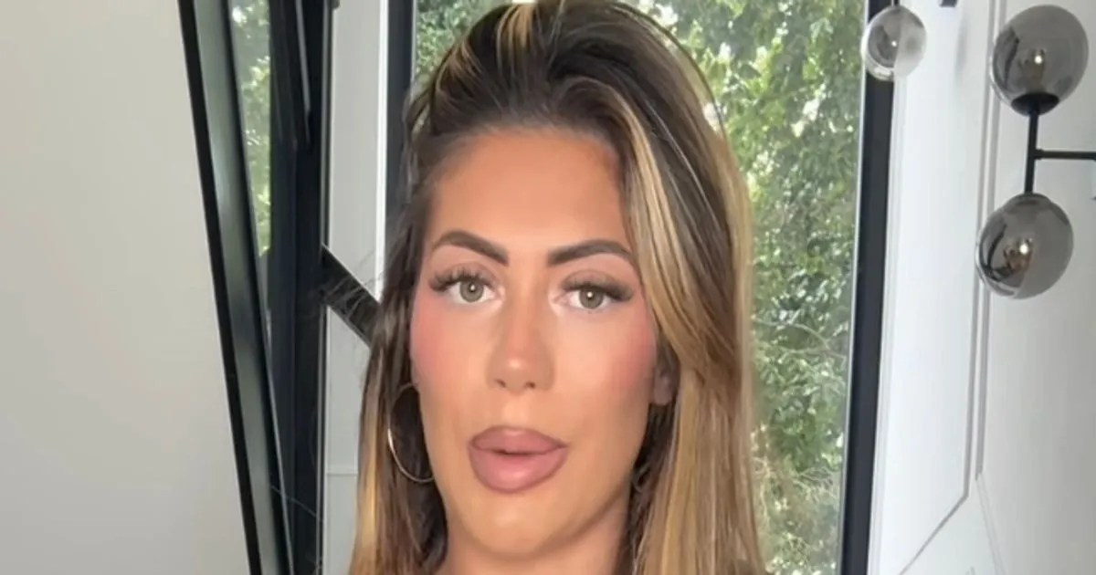 Chloe Ferry removes BBL after sobbing she wished she'd never touched