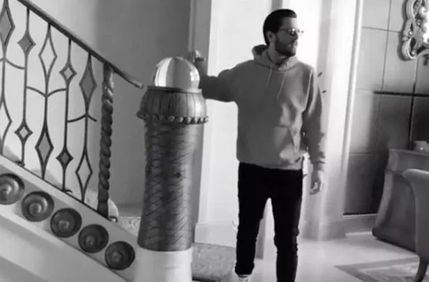 Kim Kardashian finds a girl hiding in Scott Disick's hotel bathroom and